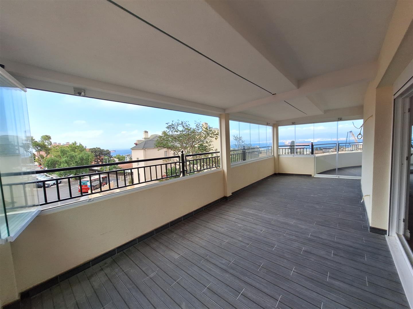 Image of Apartment - 3 Bedrooms - 2 Bathrooms for Rental in South District-Gibraltar, Image 4